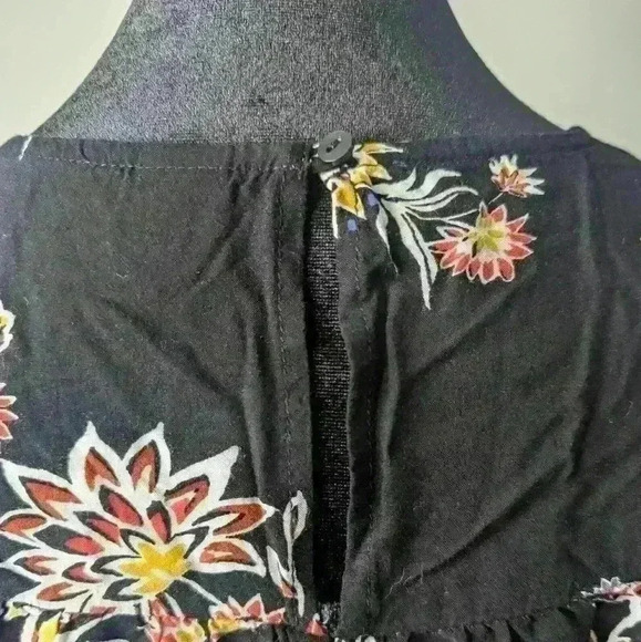 Old Navy Black Floral Blouse Size M - Picture 5 of 8